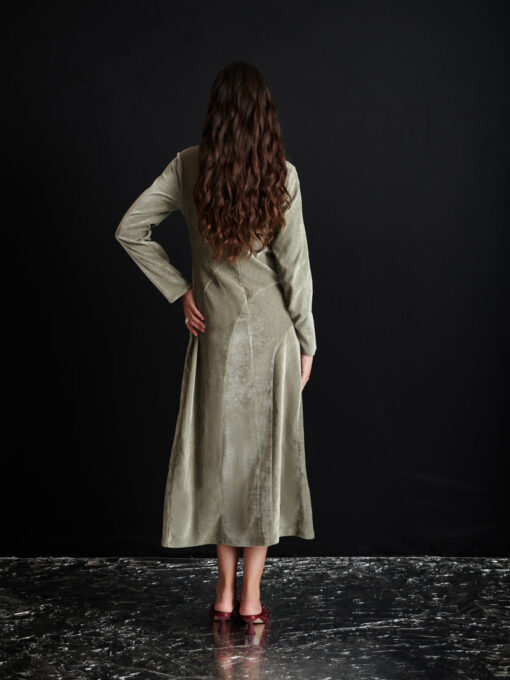 Ghospell  Maude Velvet Midi Dress - Image 4